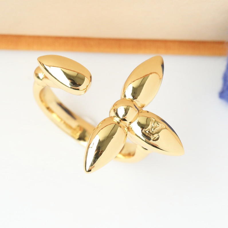 Louis Vuitton Silver Ring - PerfectKickZ