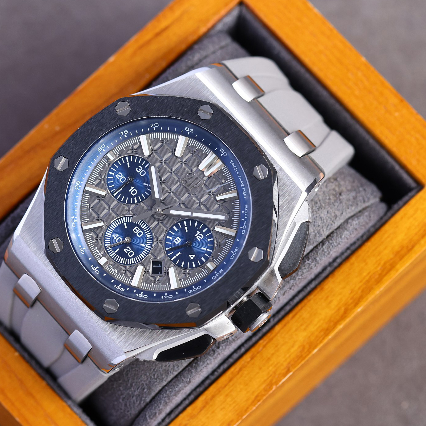 Audemars Piguet  Watch  44mm - 
