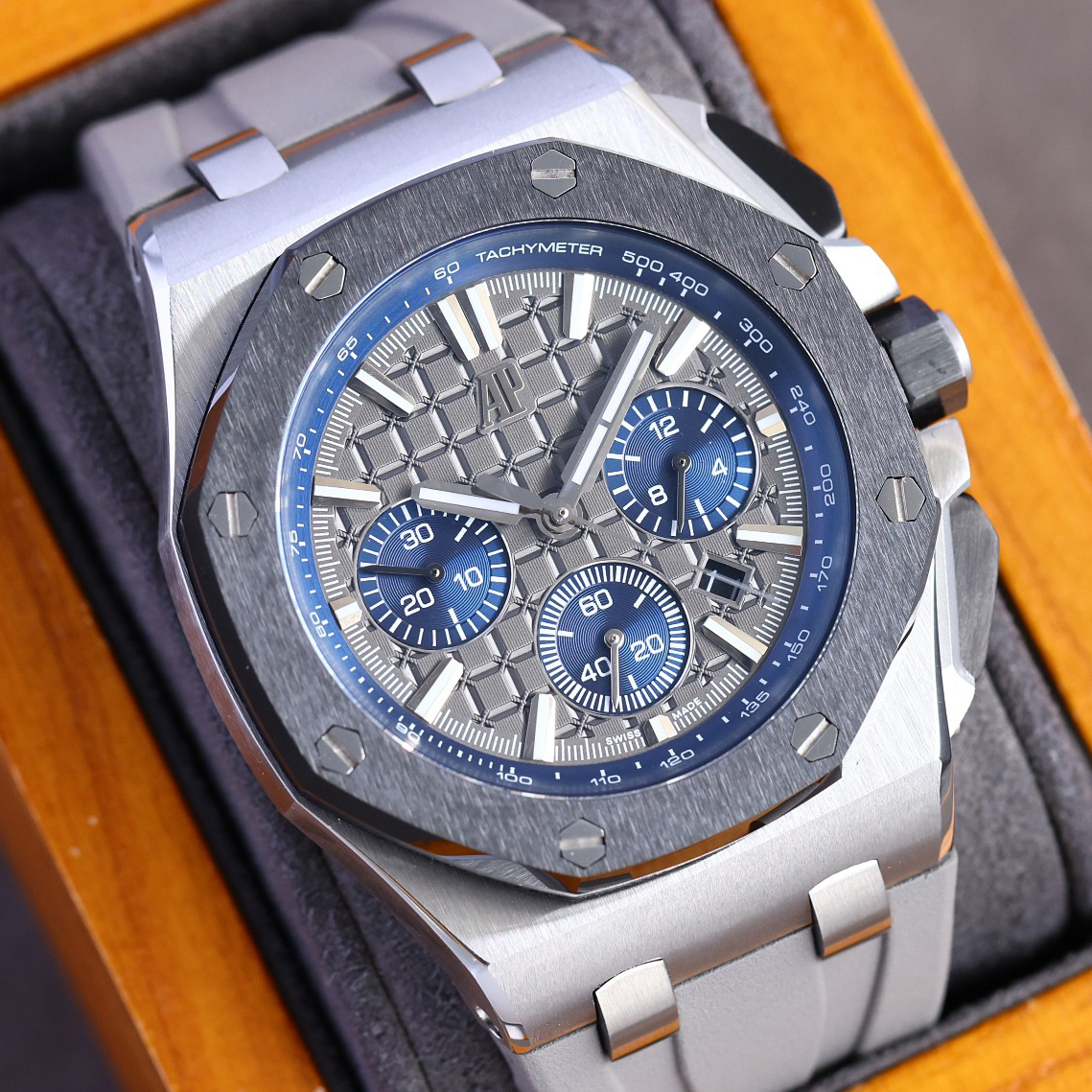 Audemars Piguet  Watch  44mm - 