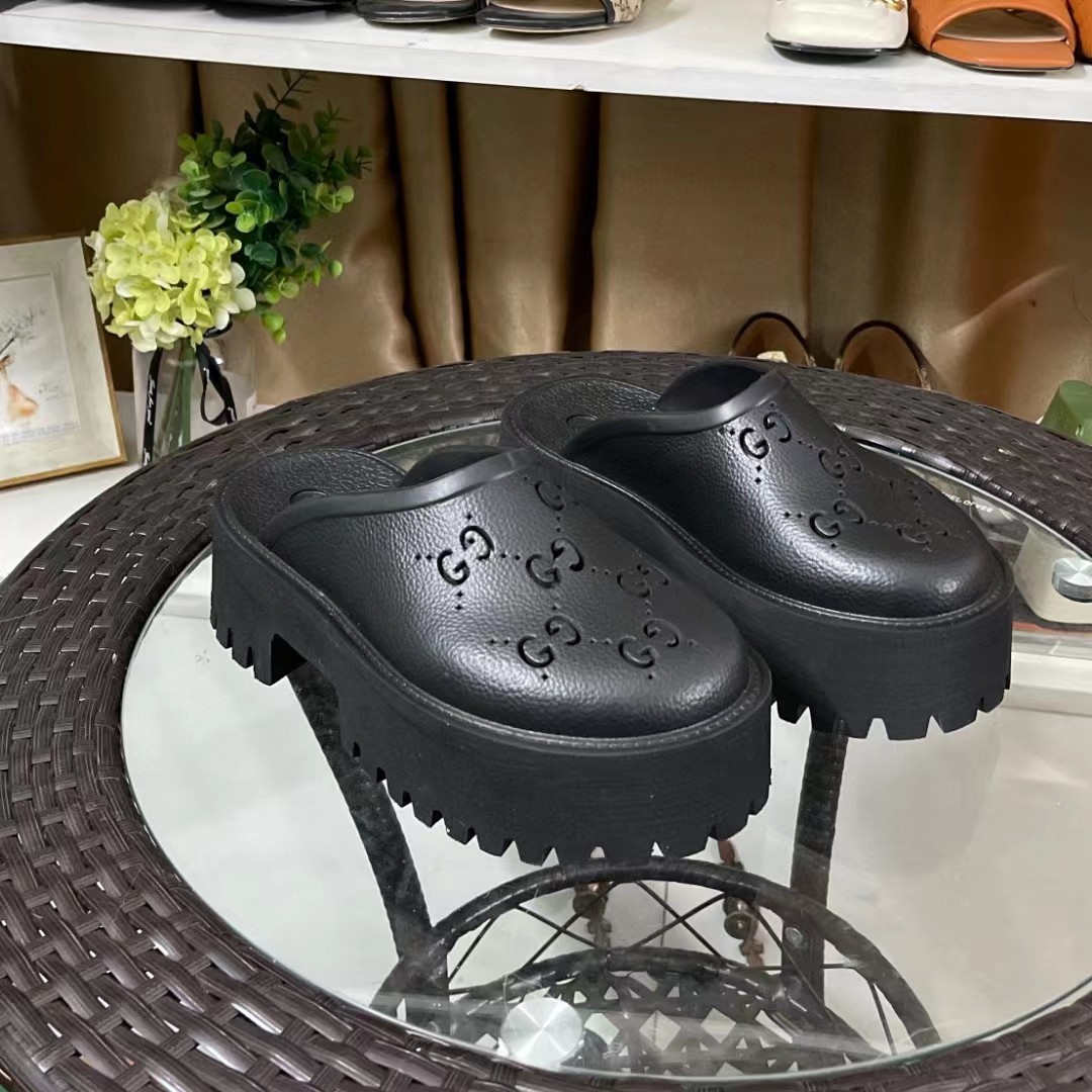 Gucci  Men's Slip On Sandal - PerfectKickZ
