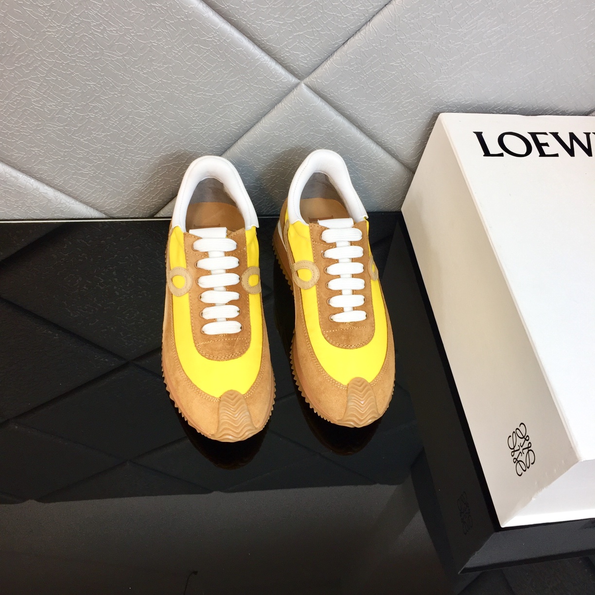 Loewe Flow Runner In Calfskin - PerfectKickZ