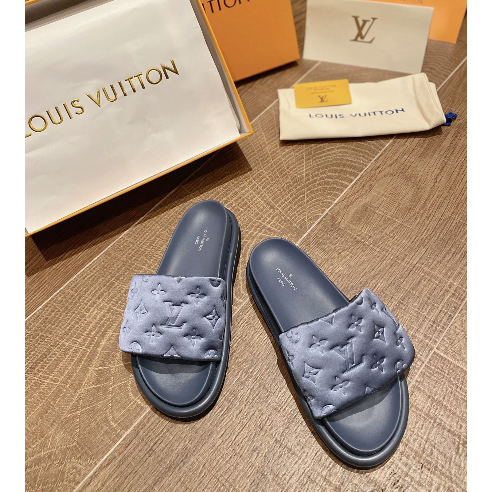 Louis Vuitton Pool Pillow Comfort Mules - PerfectKickZ