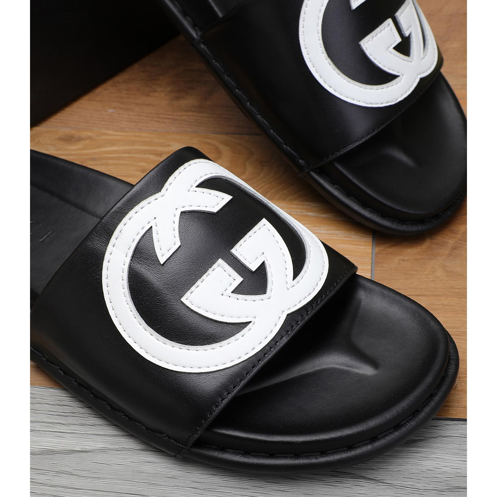 Gucci GG Rubber Slide Sandal - PerfectKickZ