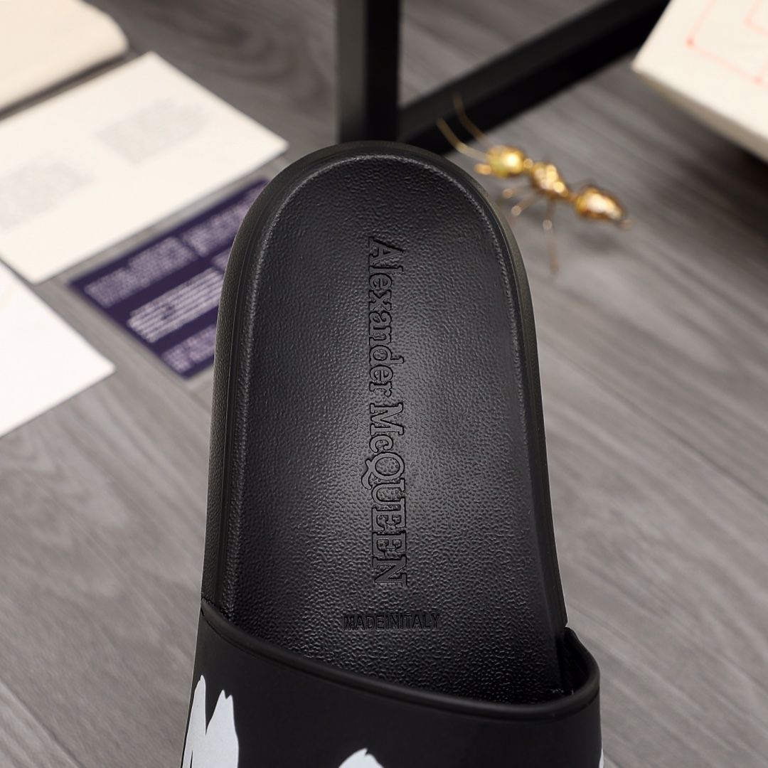 Alexander Mqueen Logo Slipper - PerfectKickZ