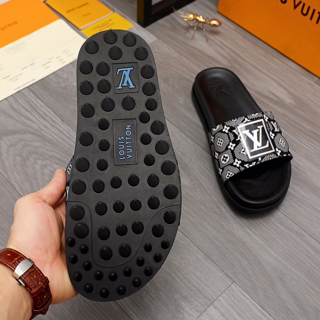 Louis Vuitton Monogram Slippers - 