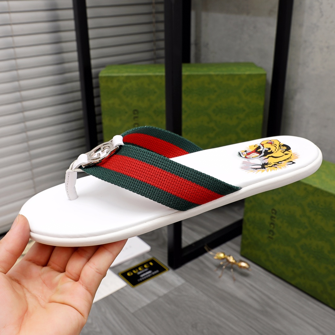 Gucci Rubber GG Men's Flip Flops - PerfectKickZ
