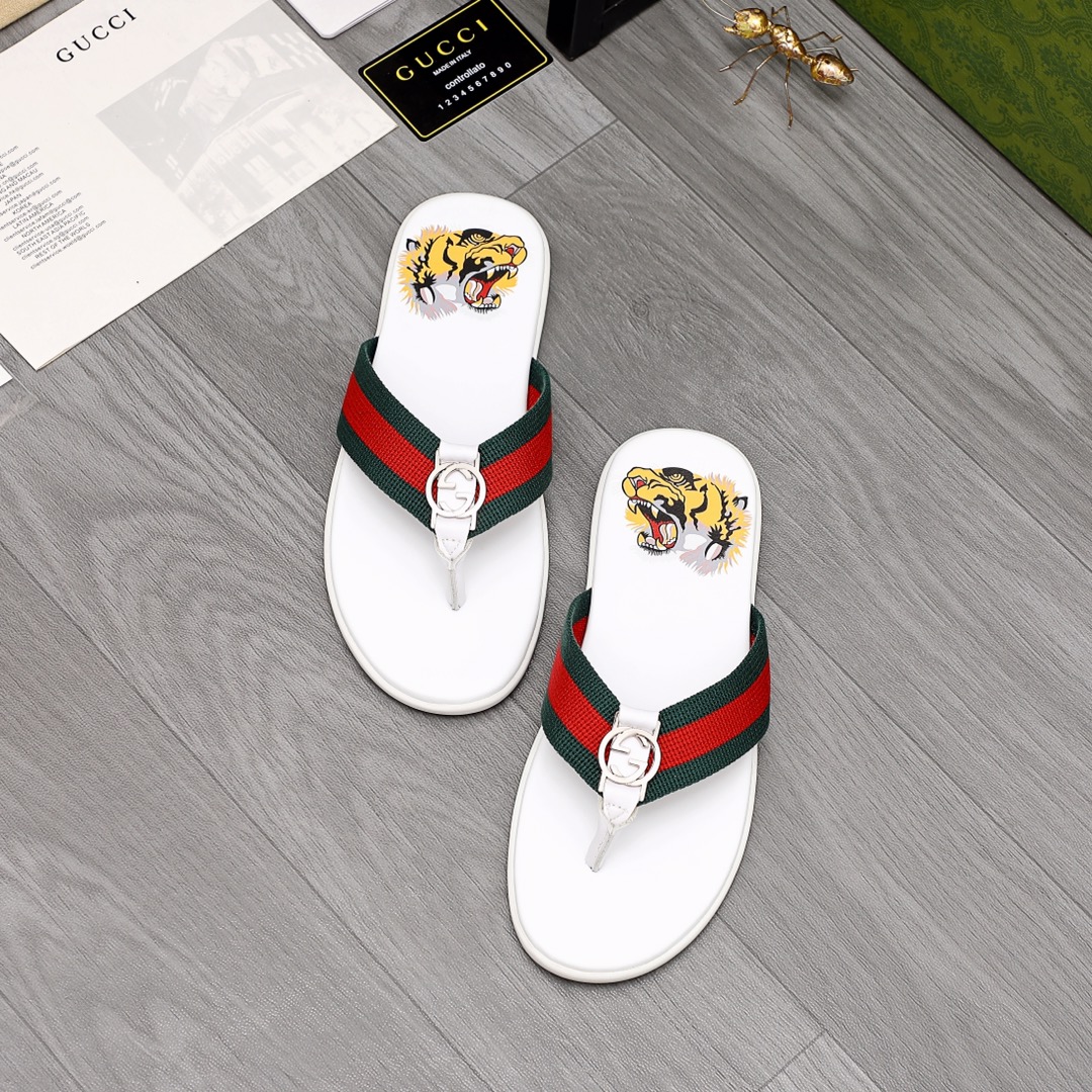 Gucci Rubber GG Men's Flip Flops - PerfectKickZ