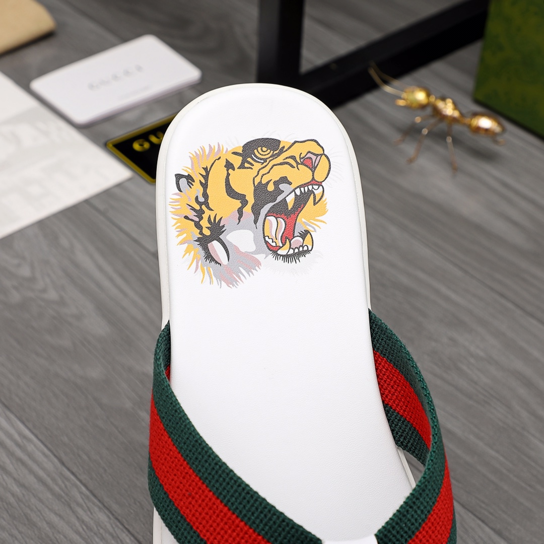 Gucci Rubber GG Men's Flip Flops - PerfectKickZ