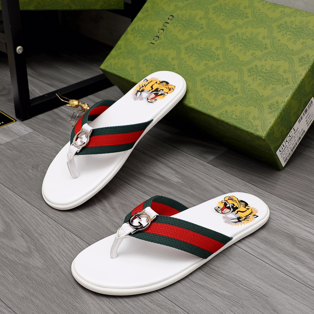 Gucci Rubber GG Men's Flip Flops - PerfectKickZ