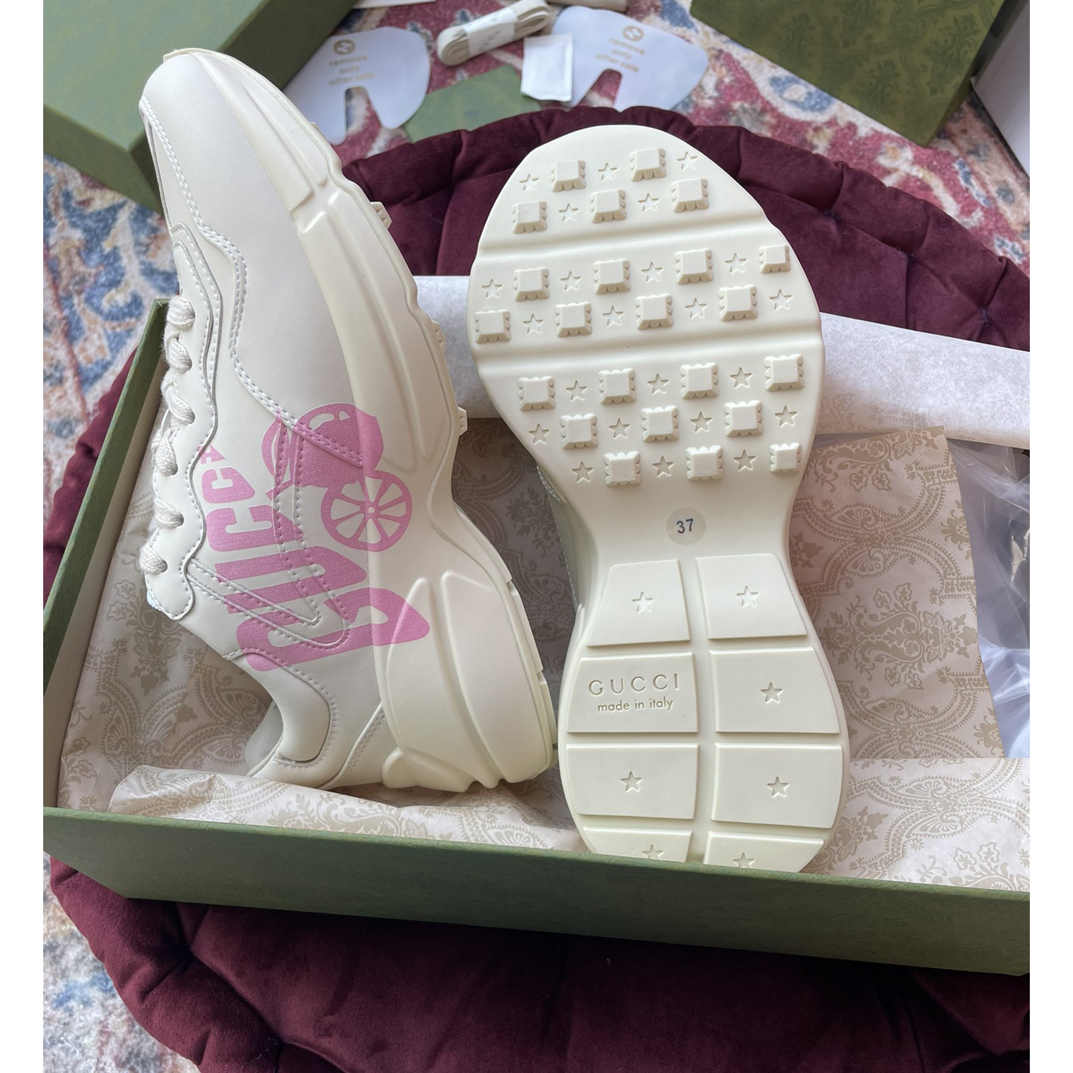 Gucci Men's Rhyton 'Lemon Gucci 'Printed sneakers - PerfectKickZ