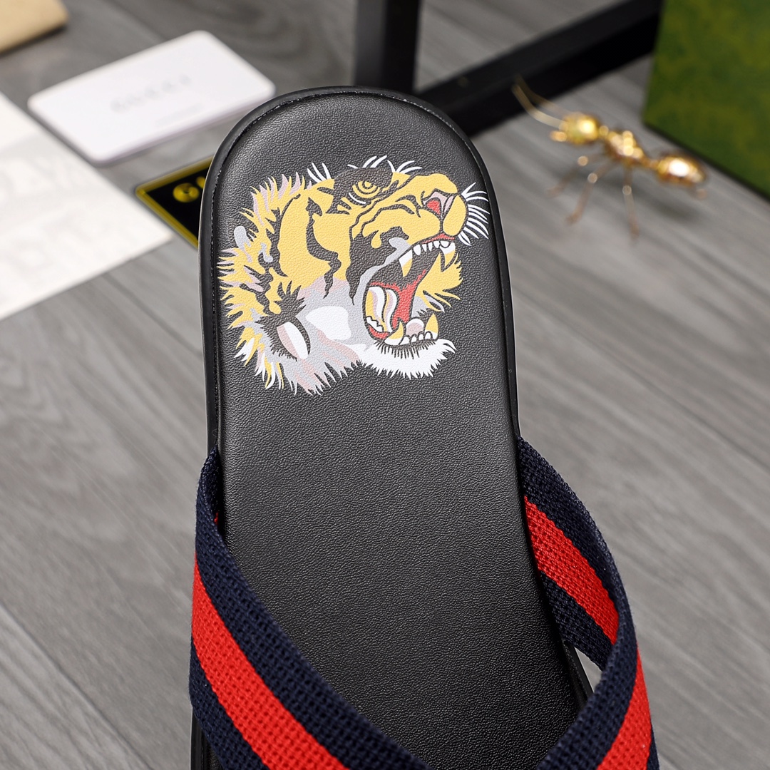 Gucci Rubber GG Men's Flip Flops - PerfectKickZ