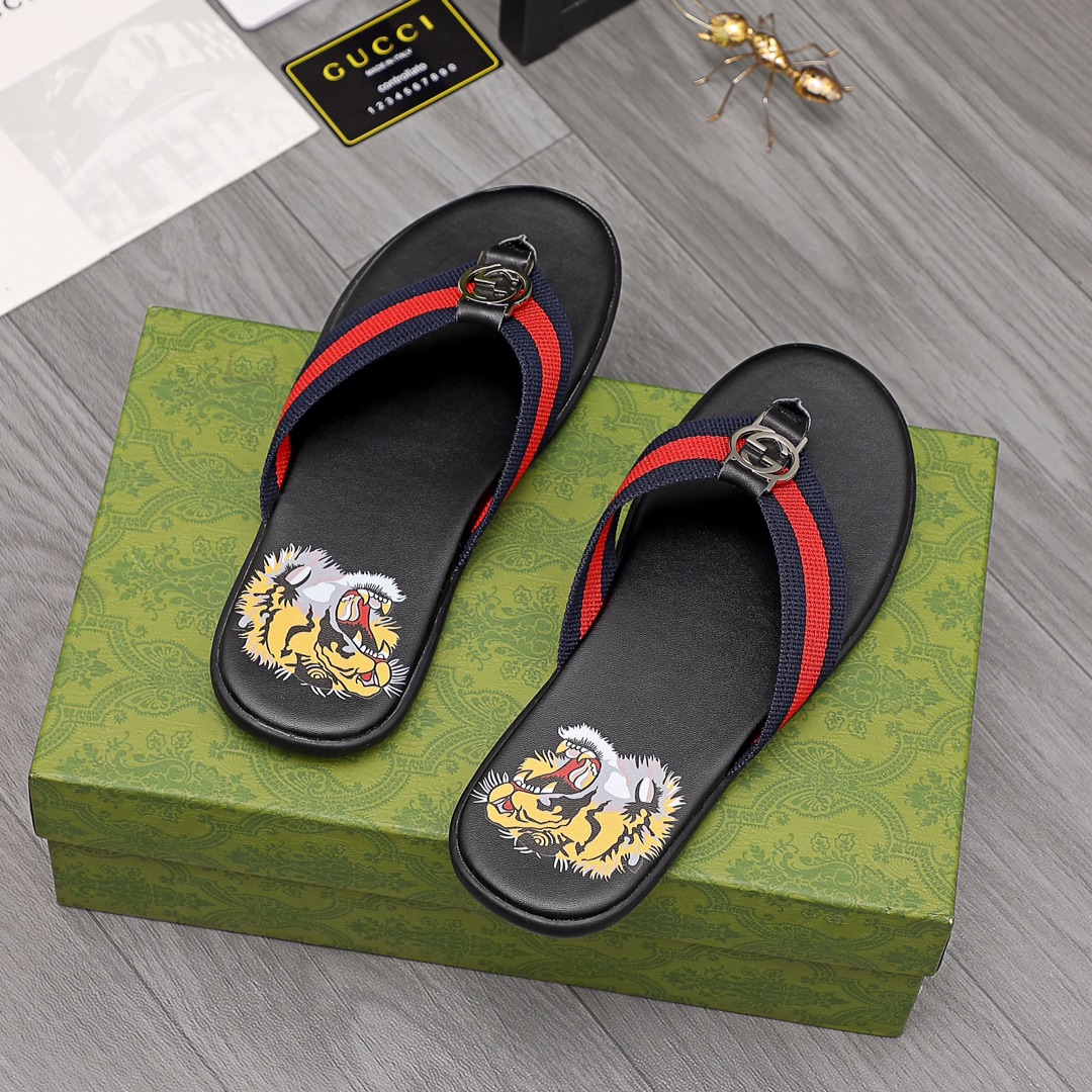 Gucci Rubber GG Men's Flip Flops - PerfectKickZ