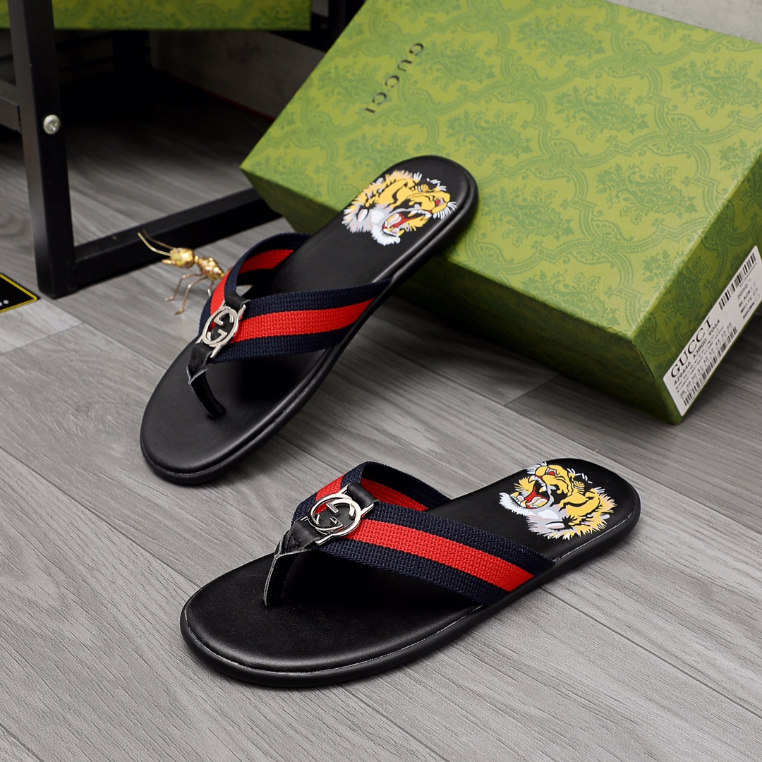Gucci Rubber GG Men's Flip Flops - PerfectKickZ