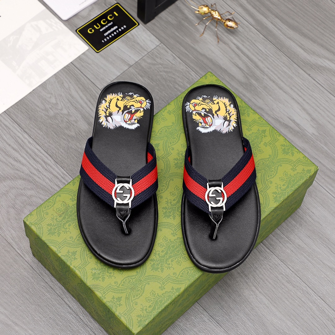 Gucci Rubber GG Men's Flip Flops - PerfectKickZ