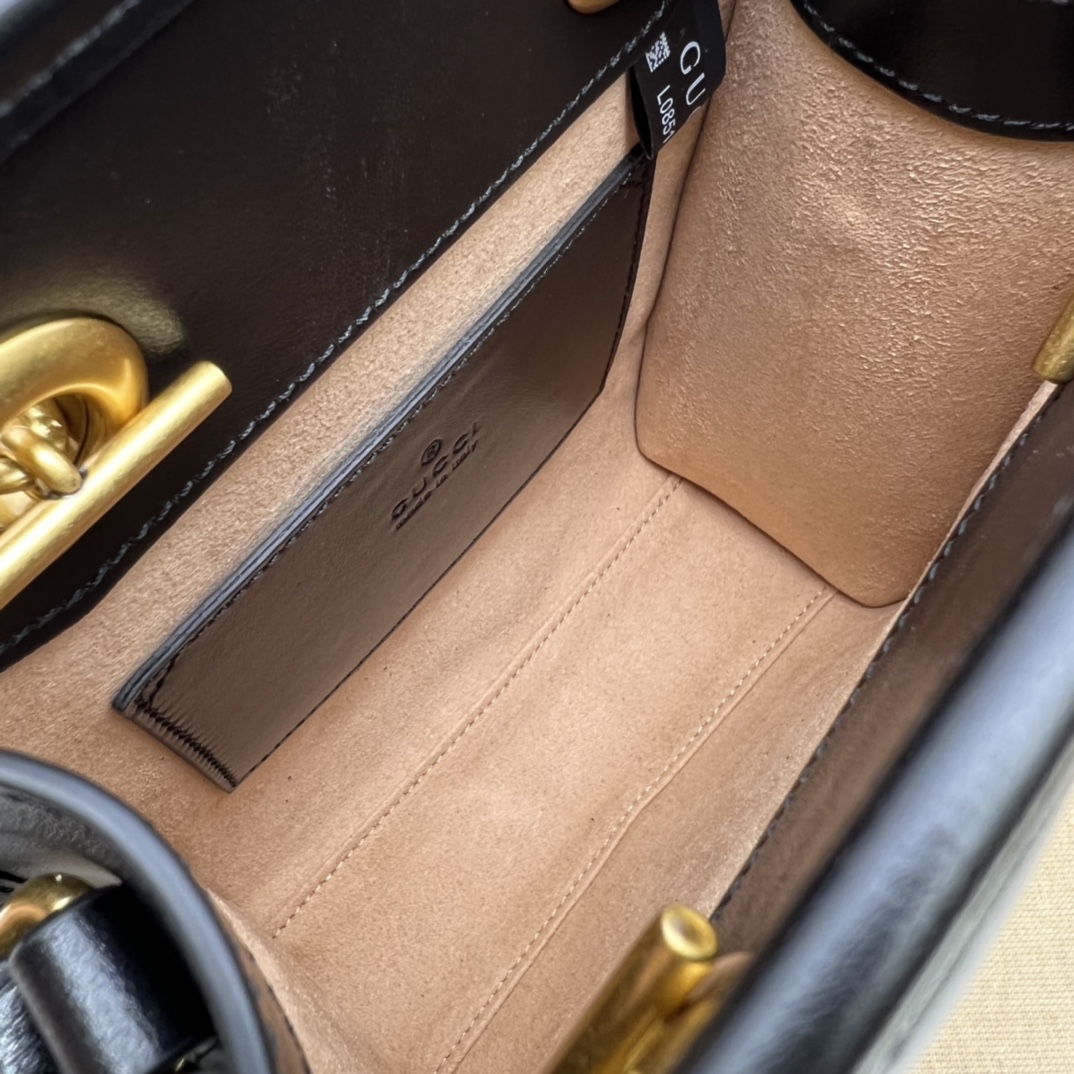 Gucci GG  Marmont Mini Handbag （16-19-7CM） - 