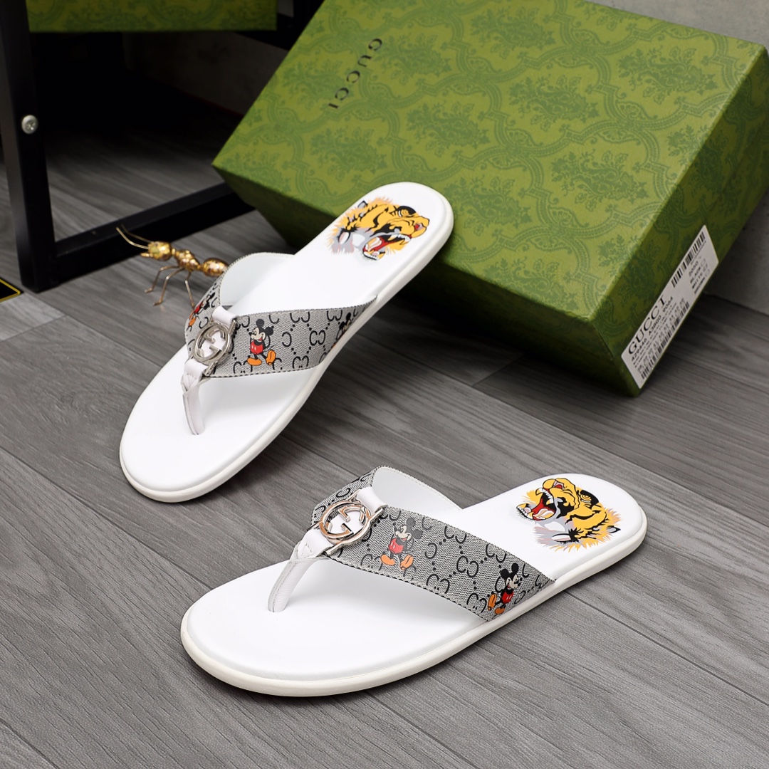 Gucci Rubber GG Men's Flip Flops - PerfectKickZ