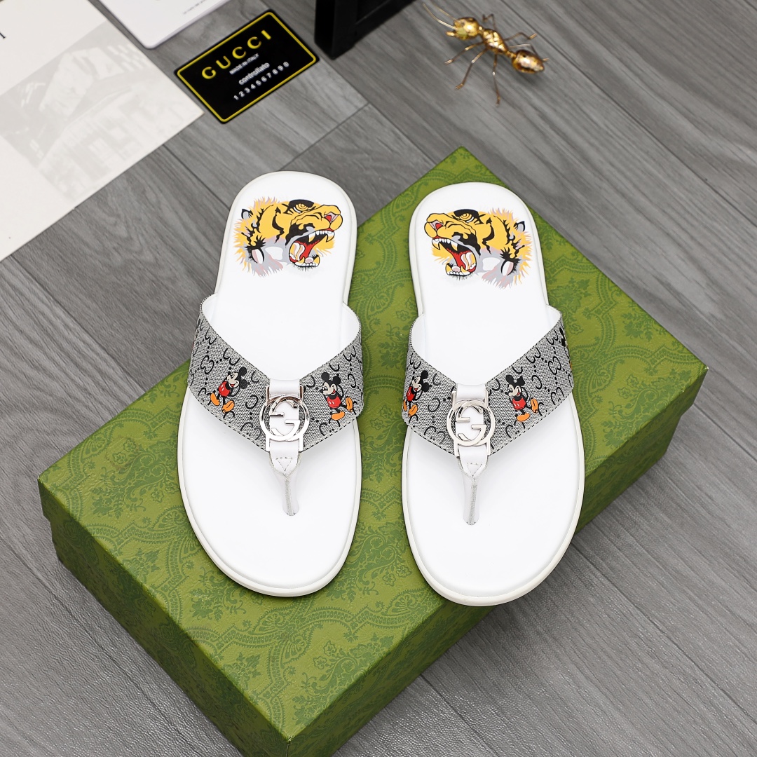 Gucci Rubber GG Men's Flip Flops - PerfectKickZ