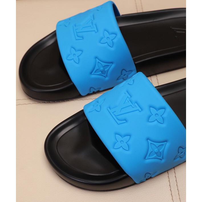 Louis Vuitton Monogram Slippers - 