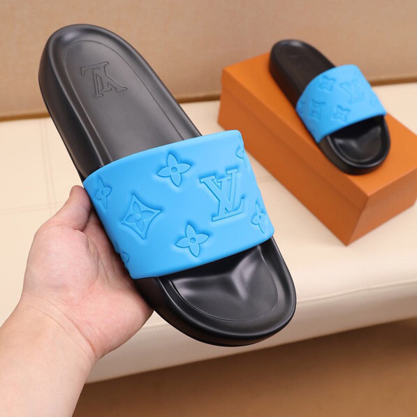 Louis Vuitton Monogram Slippers - 