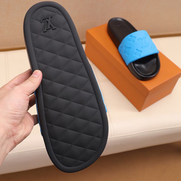 Louis Vuitton Monogram Slippers - 