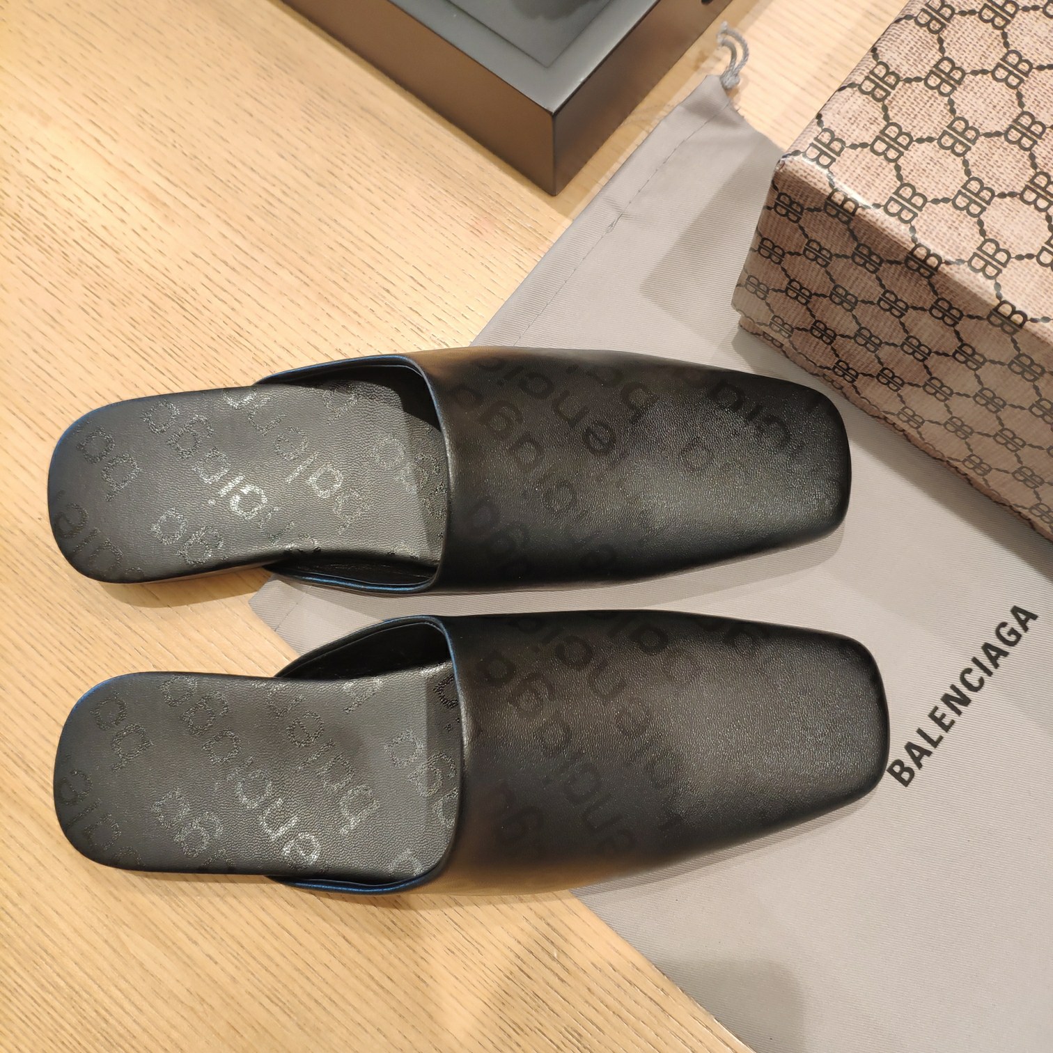 Balenciaga Logo  Leather Backless Loafers - PerfectKickZ