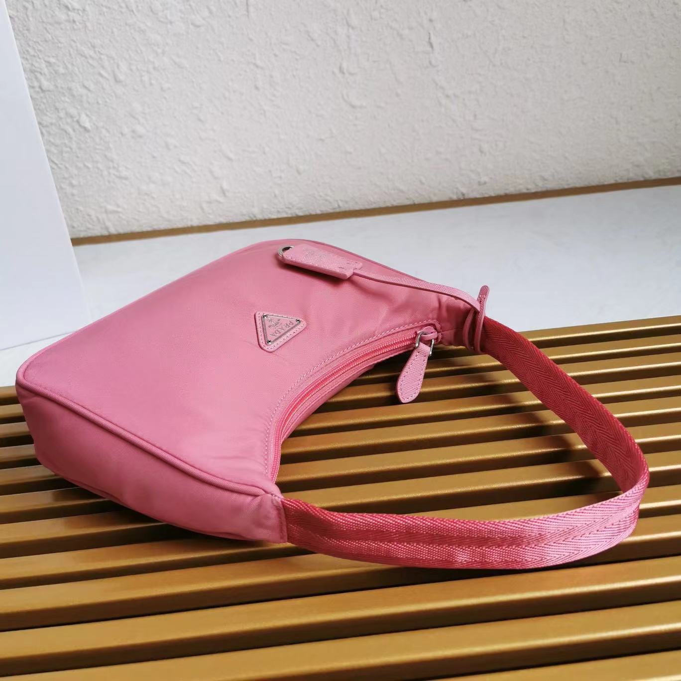 Prada Logo Shoulder  Bag (23-13-5cm) - PerfectKickZ