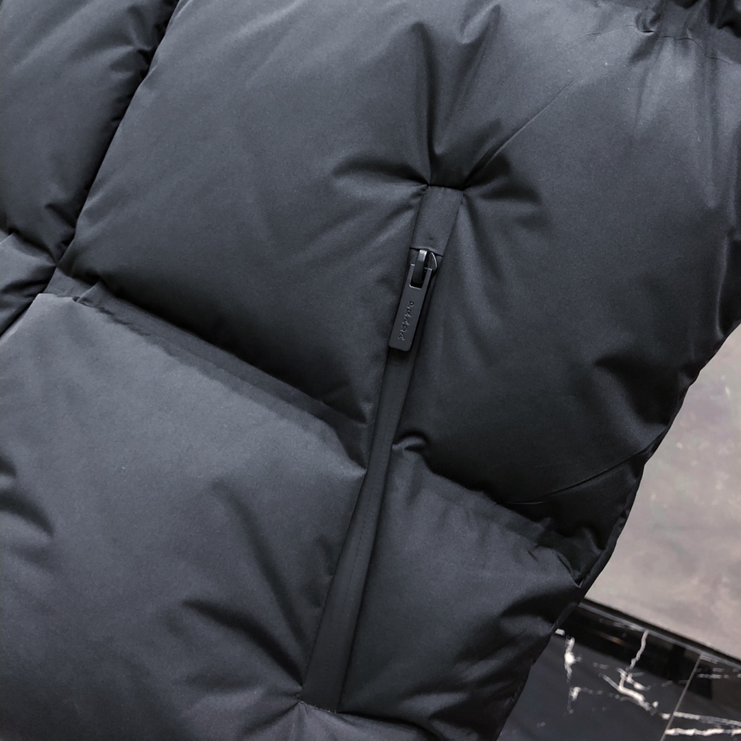 Prada Prada Logo Vest Jacket In Black - PerfectKickZ