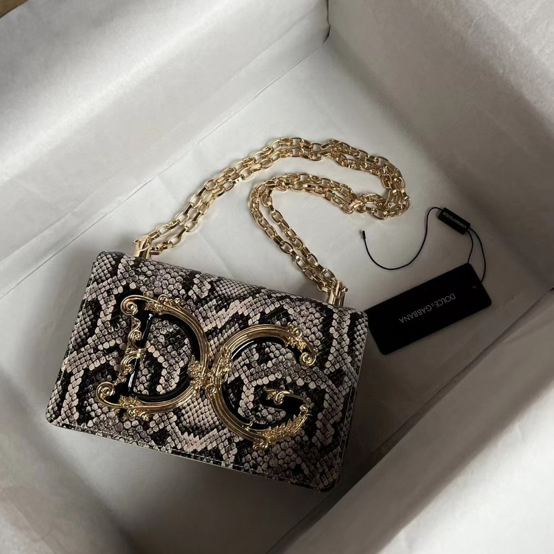 Dolce & Gabbana Women's Dg Logo Crossbody Bag(21-15-4cm) - PerfectKickZ