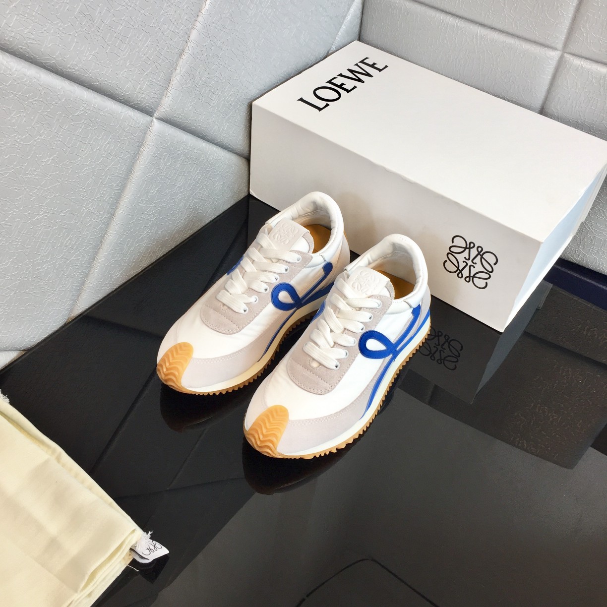 Loewe Flow Runner In Calfskin - 