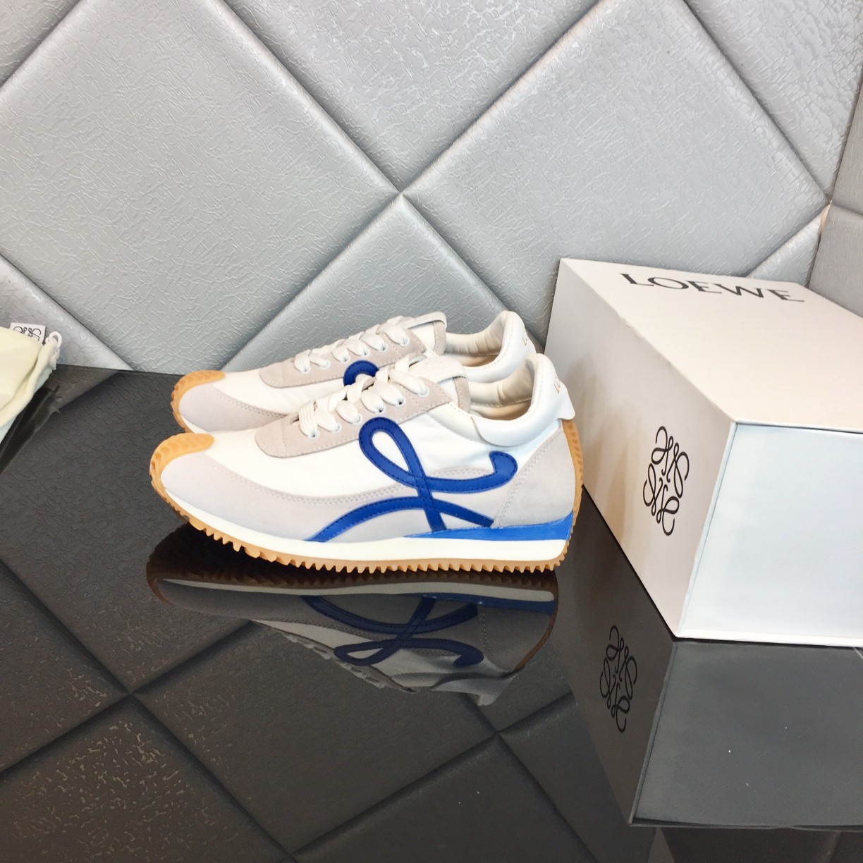 Loewe Flow Runner In Calfskin - 