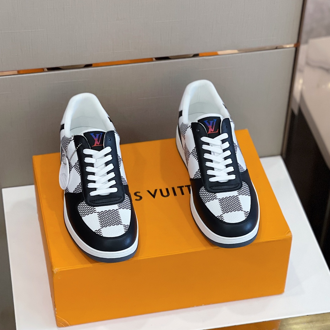 Louis Vuitton Men's Rivoli Sneaker - 