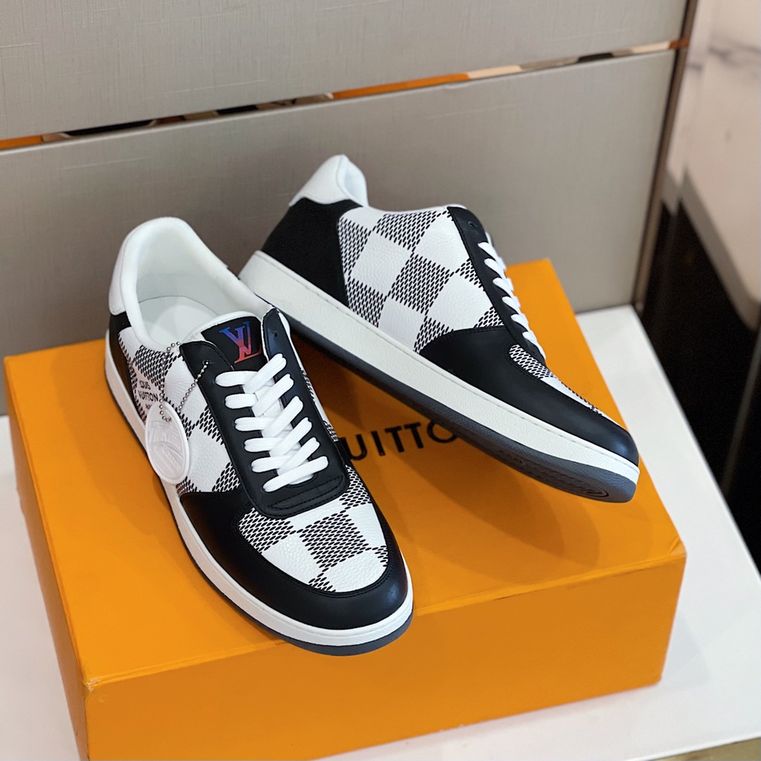 Louis Vuitton Men's Rivoli Sneaker - 