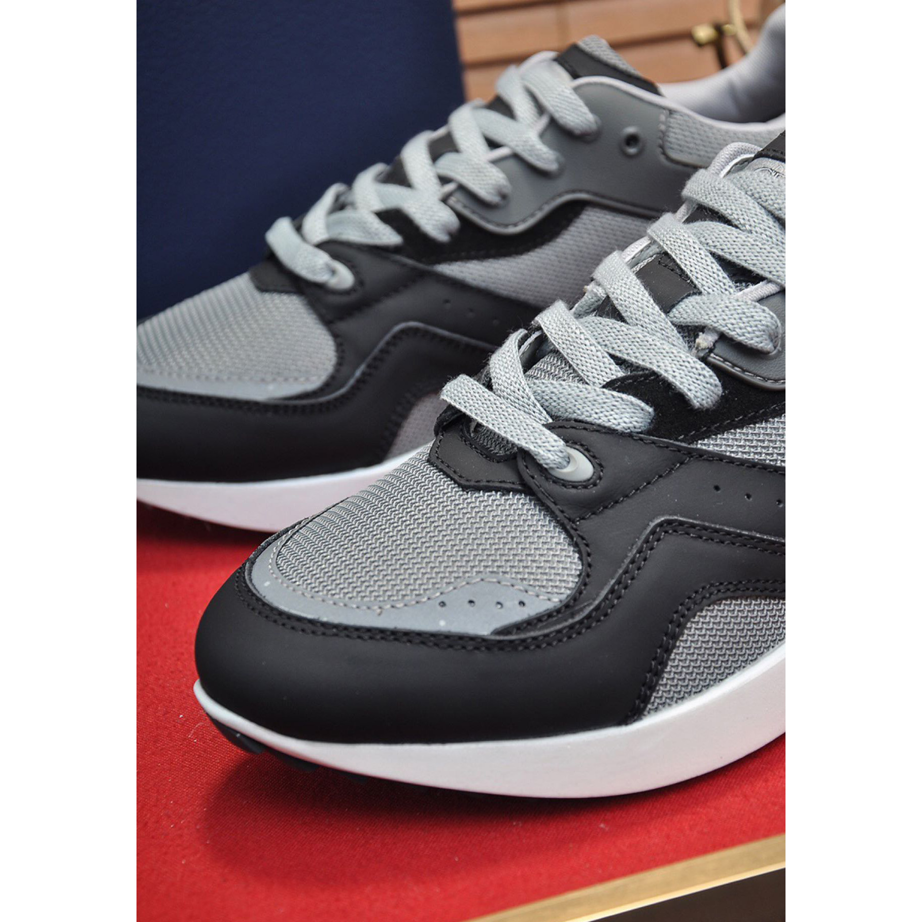 Dior B29 Low-Top Sneaker - PerfectKickZ
