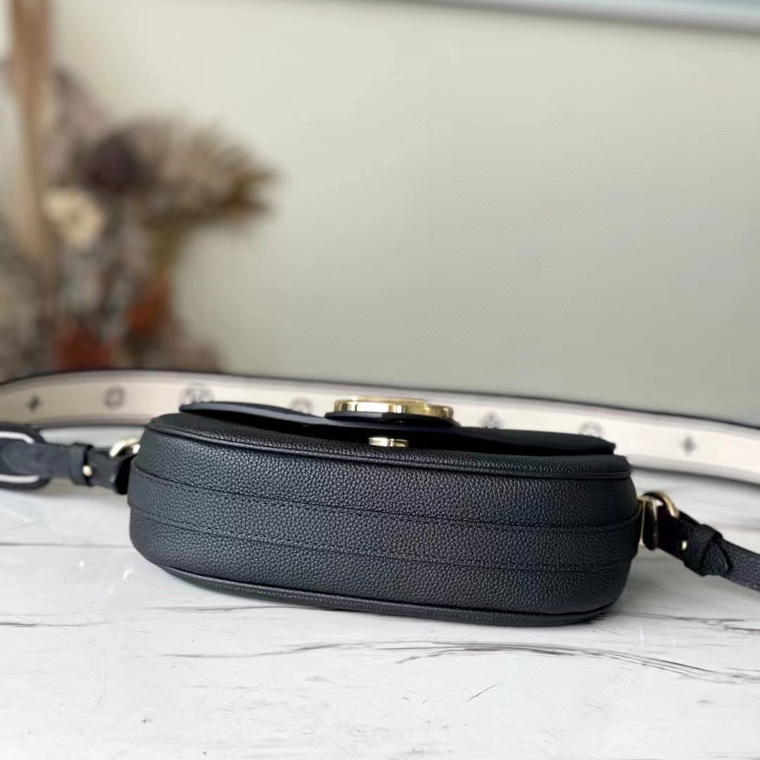 Louis Vuitton  Black Shoulder Bag （25-17.5-8CM） - PerfectKickZ