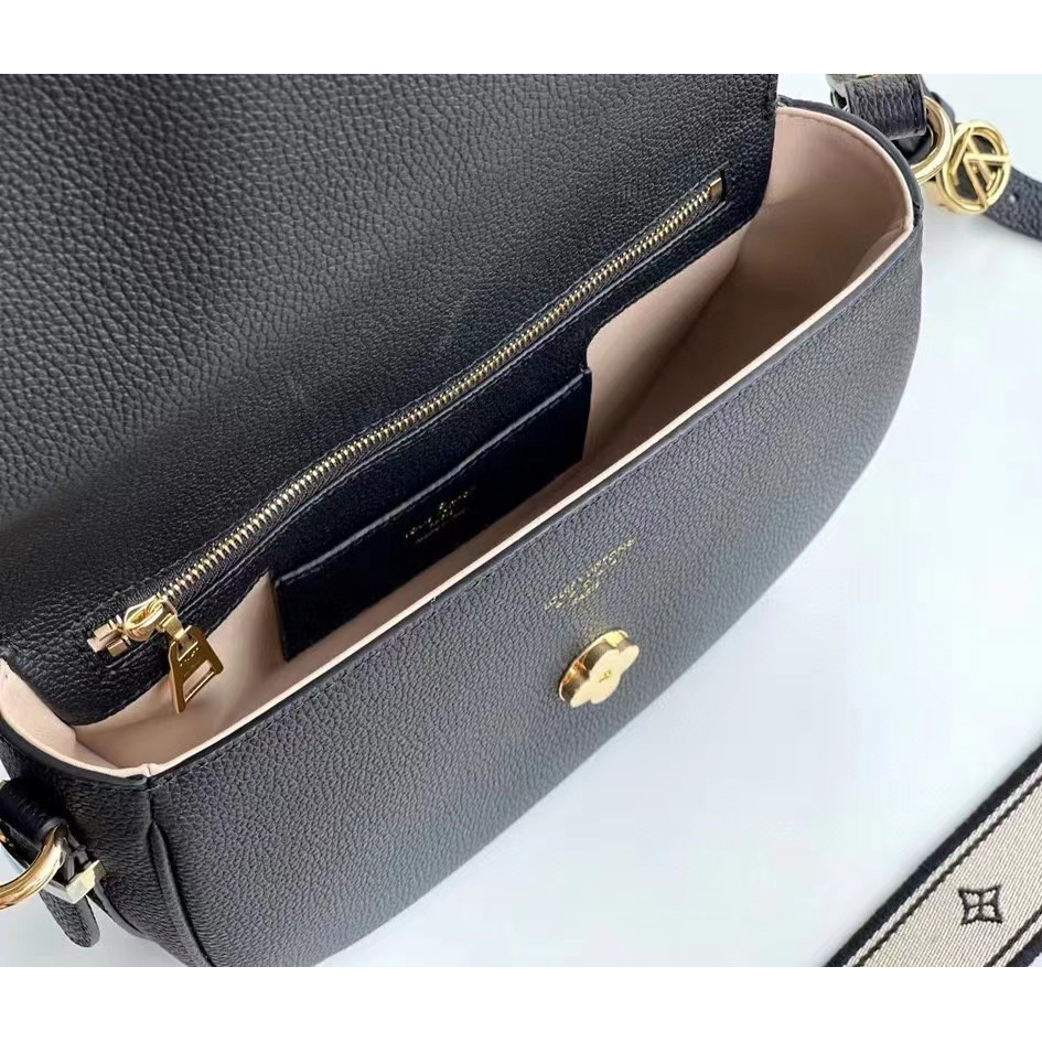 Louis Vuitton  Black Shoulder Bag （25-17.5-8CM） - PerfectKickZ