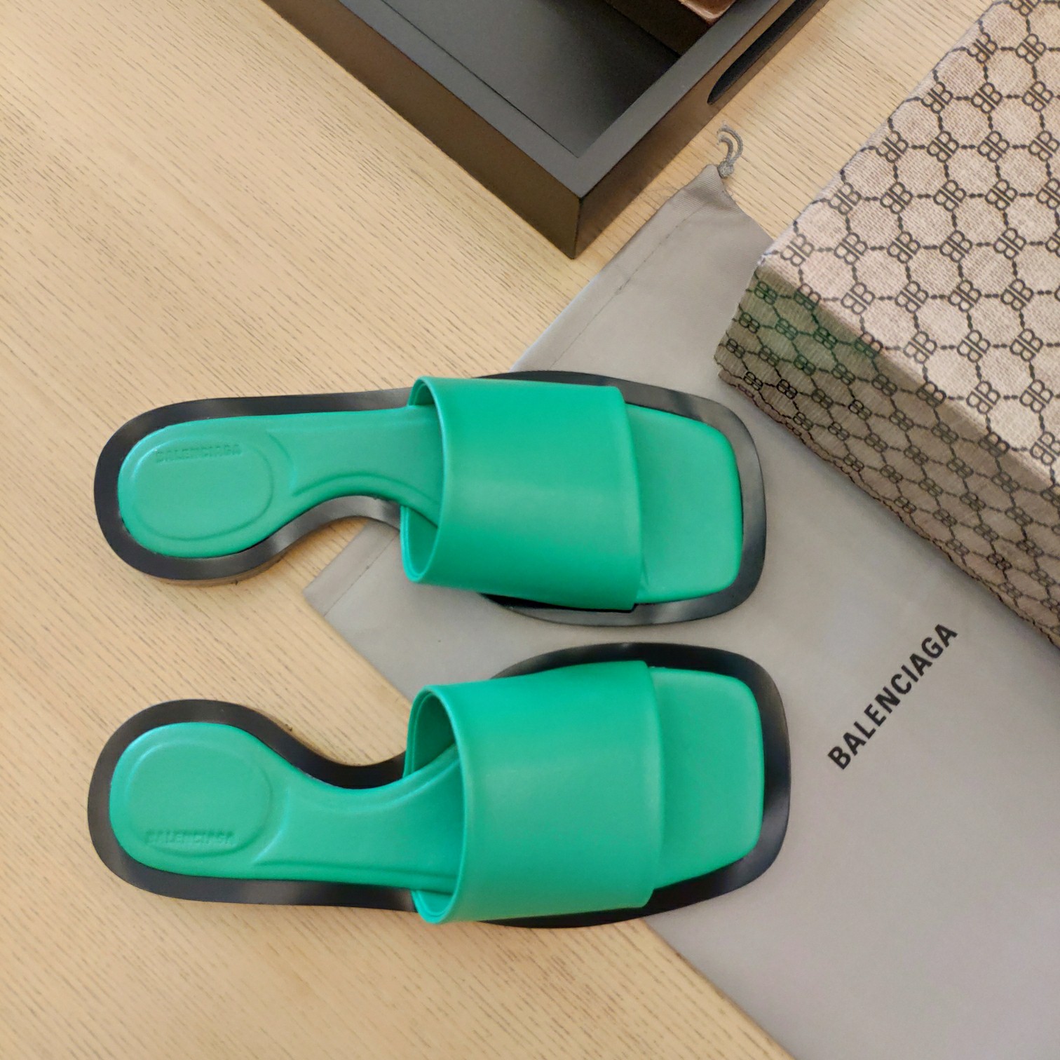 Balenciaga Logo Leather Slide Sandal - PerfectKickZ