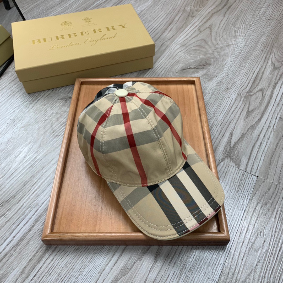 Burberry Vintage Check And Icon Stripe Baseball Cap - 