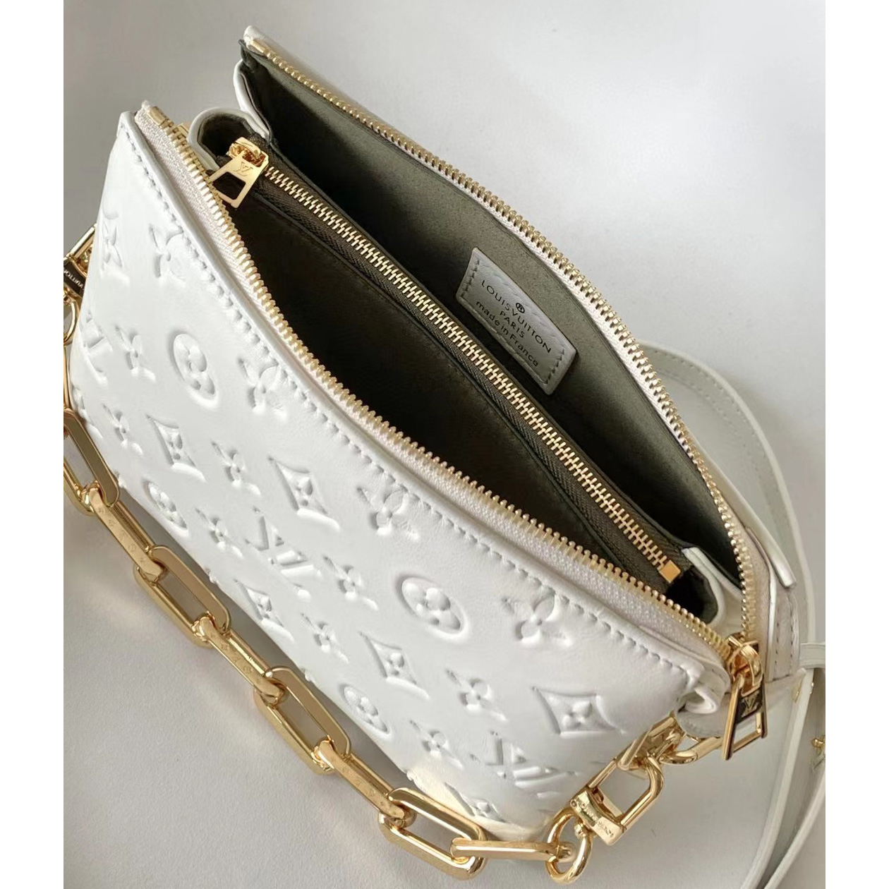 Louis Vuitton Coussin BB Handbag(21-16-7cm)  M20770 - PerfectKickZ