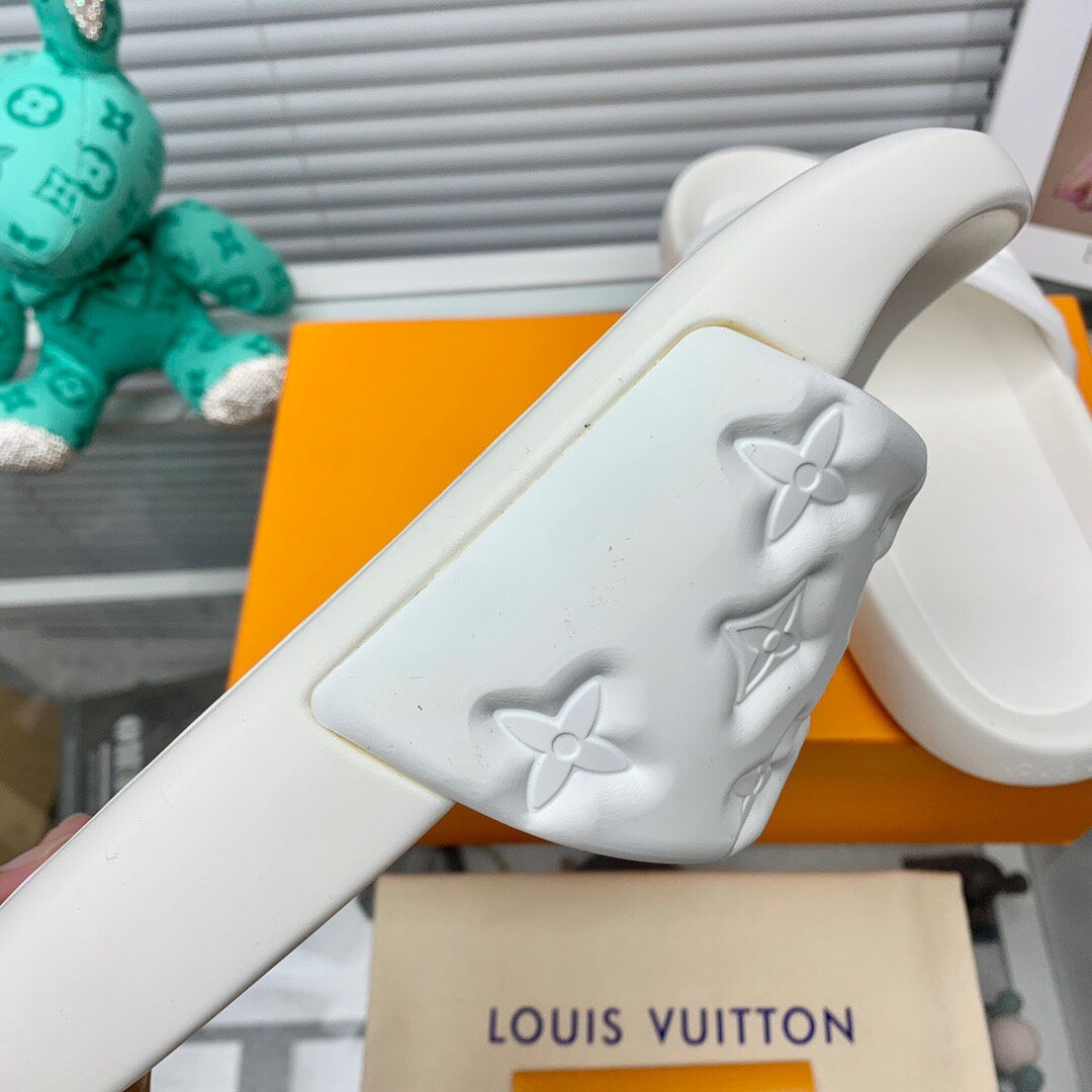 Louis Vuitton Waterfront Mule  1A9FK7 - PerfectKickZ