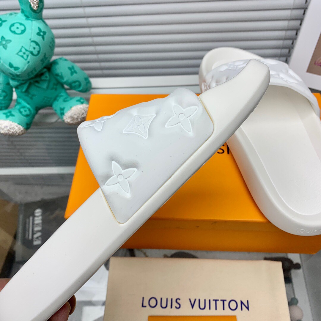 Louis Vuitton Waterfront Mule  1A9FK7 - PerfectKickZ