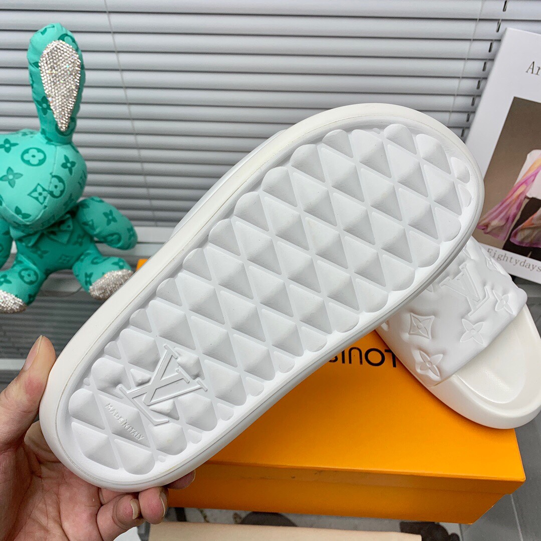 Louis Vuitton Waterfront Mule  1A9FK7 - PerfectKickZ
