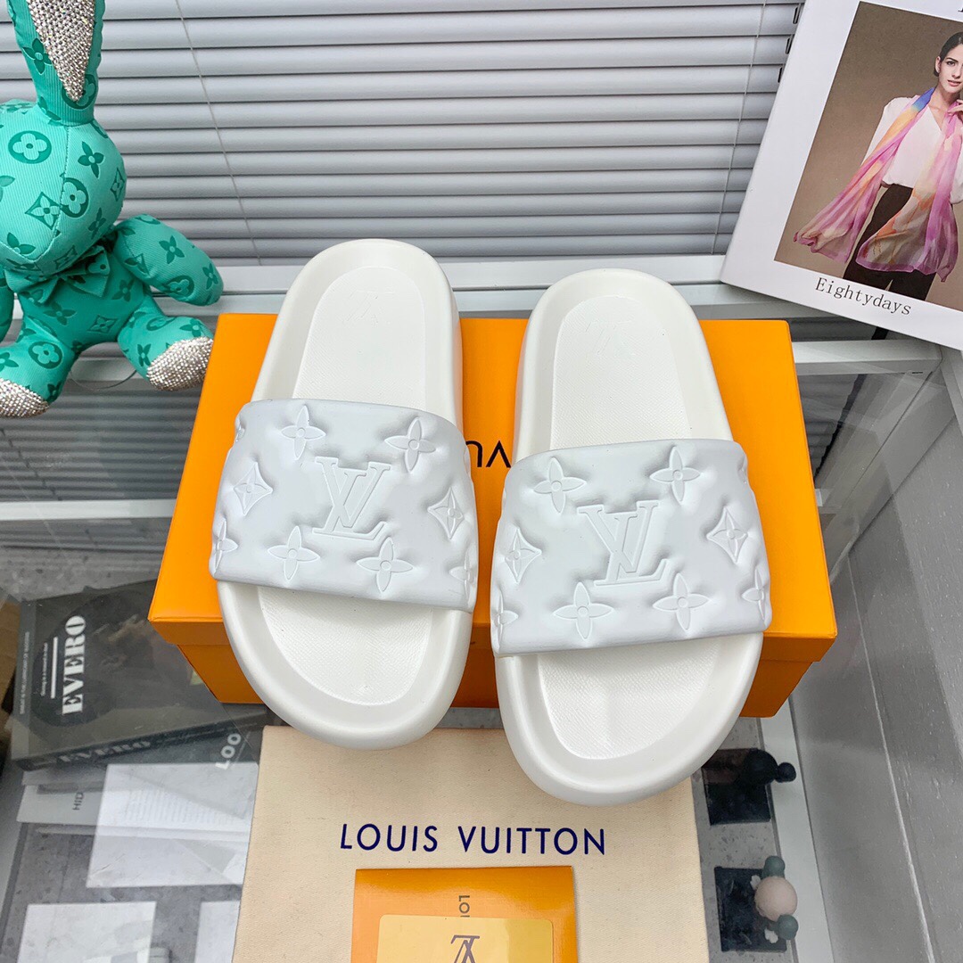 Louis Vuitton Waterfront Mule  1A9FK7 - PerfectKickZ