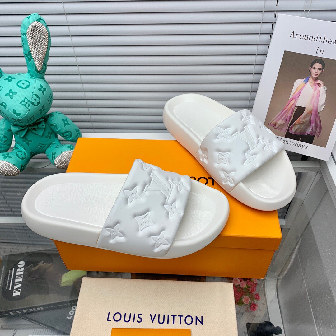 Louis Vuitton Waterfront Mule  1A9FK7 - PerfectKickZ