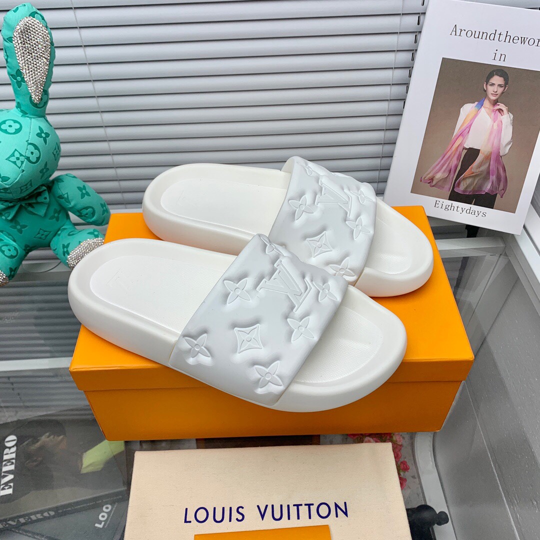 Louis Vuitton Waterfront Mule  1A9FK7 - PerfectKickZ