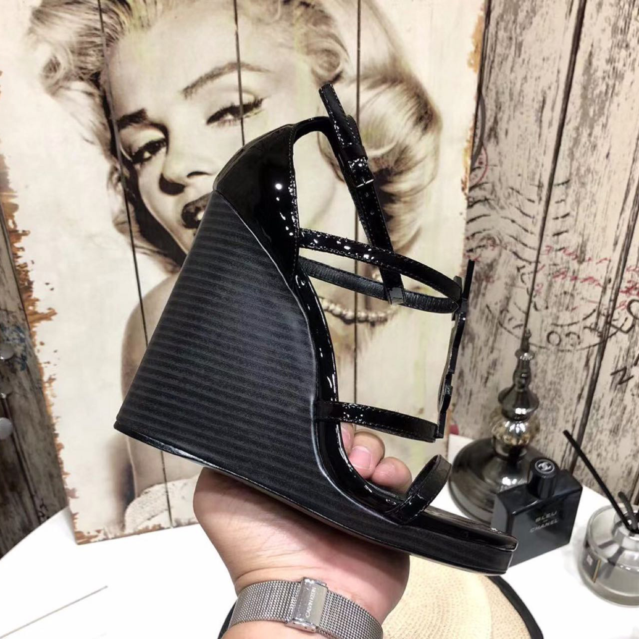 Saint Laurent Cassandra Wedge Espadrilles In Leather With Black Monogram - 