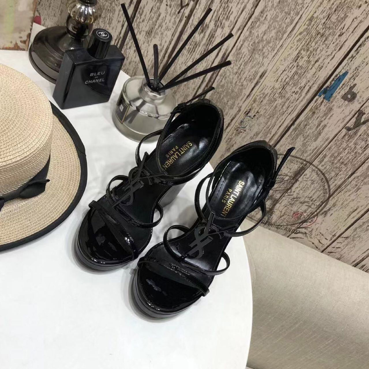 Saint Laurent Cassandra Wedge Espadrilles In Leather With Black Monogram - 