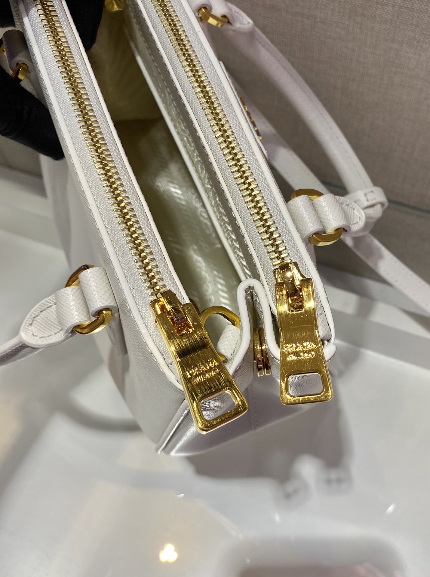 Prada Galleria Saffiano Leather Micro-Bag(20-14.5-9.5cm)   1BA906 - PerfectKickZ