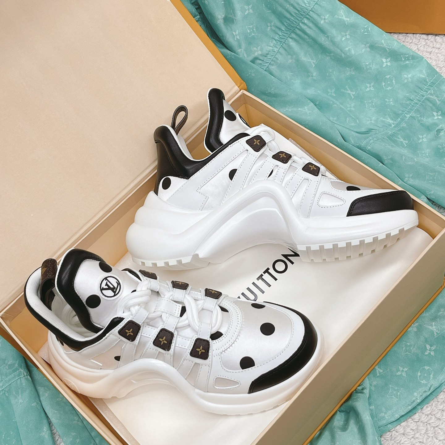 Louis Vuitton LV Archlight Sneaker     1AA0ON - PerfectKickZ