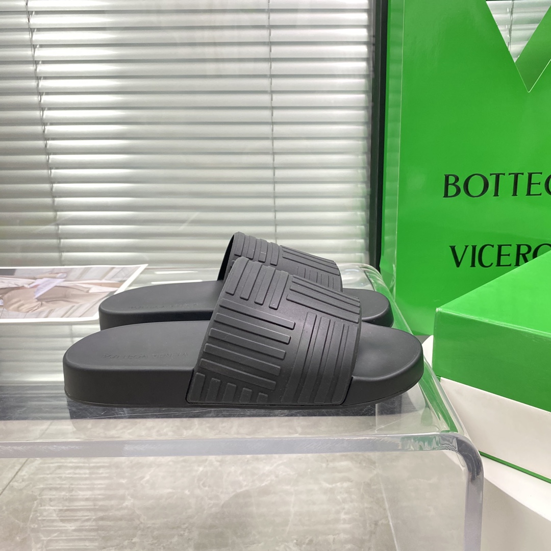 Bottega Veneta Rubber slides - PerfectKickZ