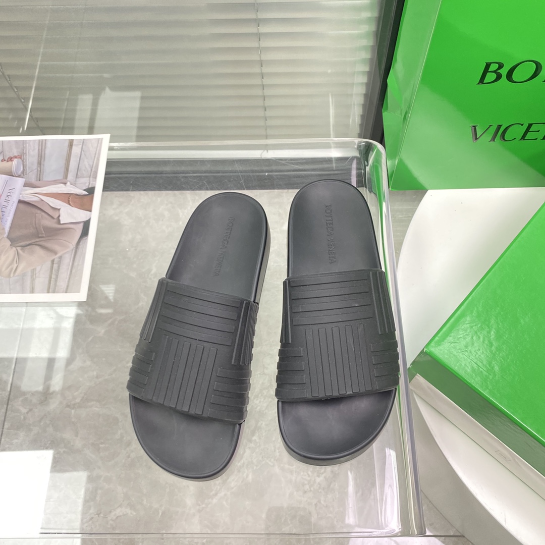 Bottega Veneta Rubber slides - PerfectKickZ
